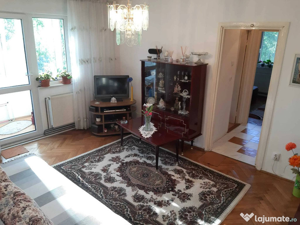 Apartament 2 camere, semidecomandat - zona Astra