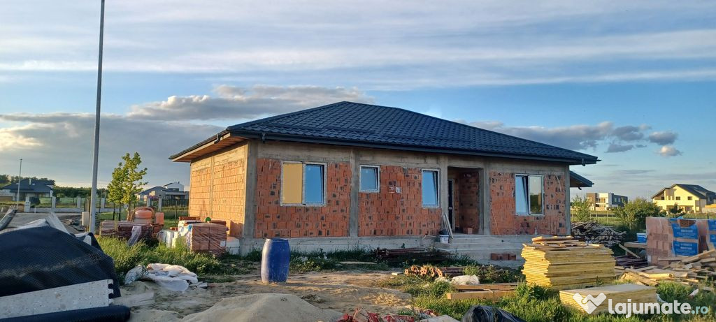 Gulia, casă parter 4 camere + dependințe 112 mp utili, ...