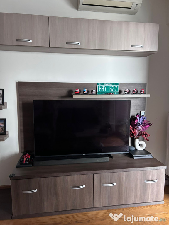 Mobilă sufragerie + TV + masă cu scaune