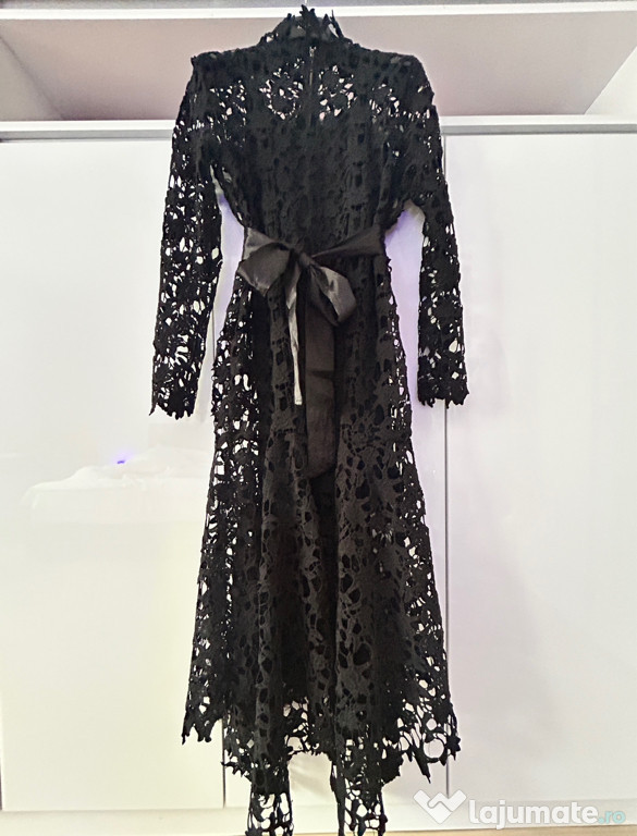 Rochie neagră din dantelă . Nouă fără etichetă!