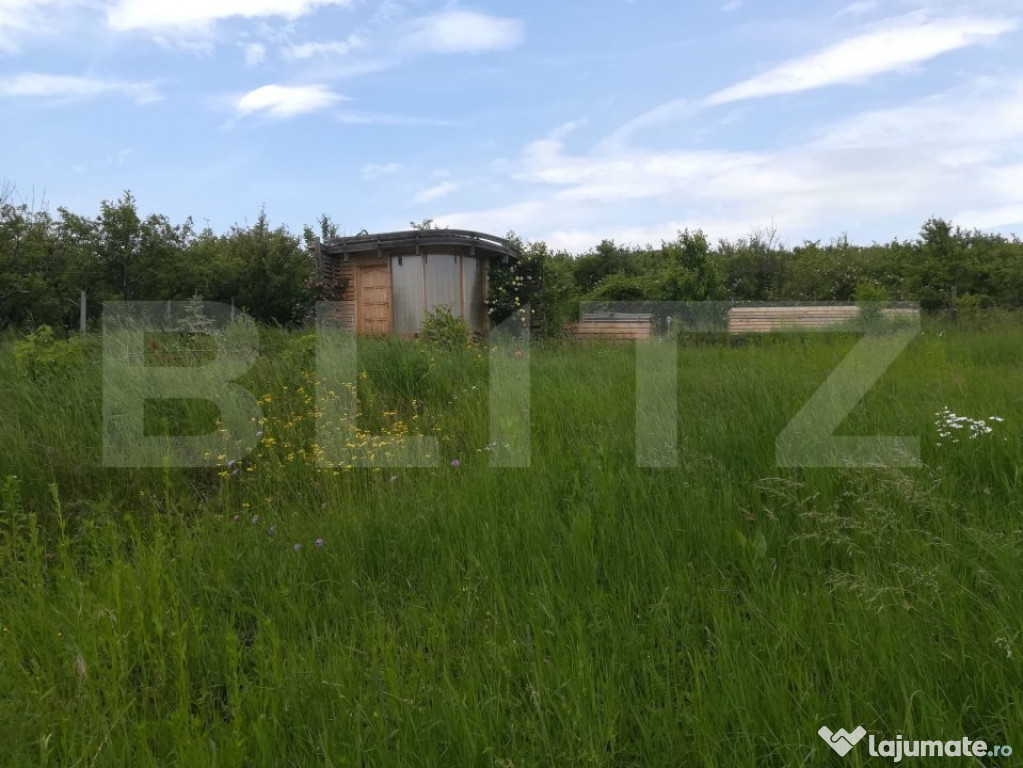 Teren intravilan de vanzare, 7 ari, zona Subcetate