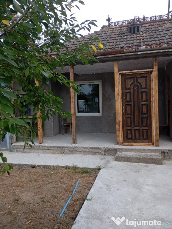 Casa in comuna Albești