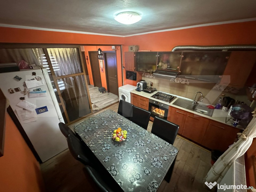 Apartament 2 camere, decomandat, zona 9Mai