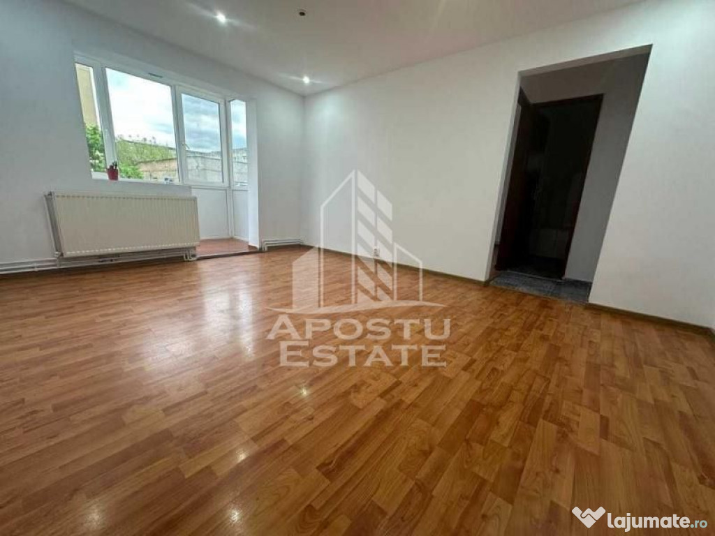 Apartament cu 2 camere, semidecomandat, etajul 2, central...