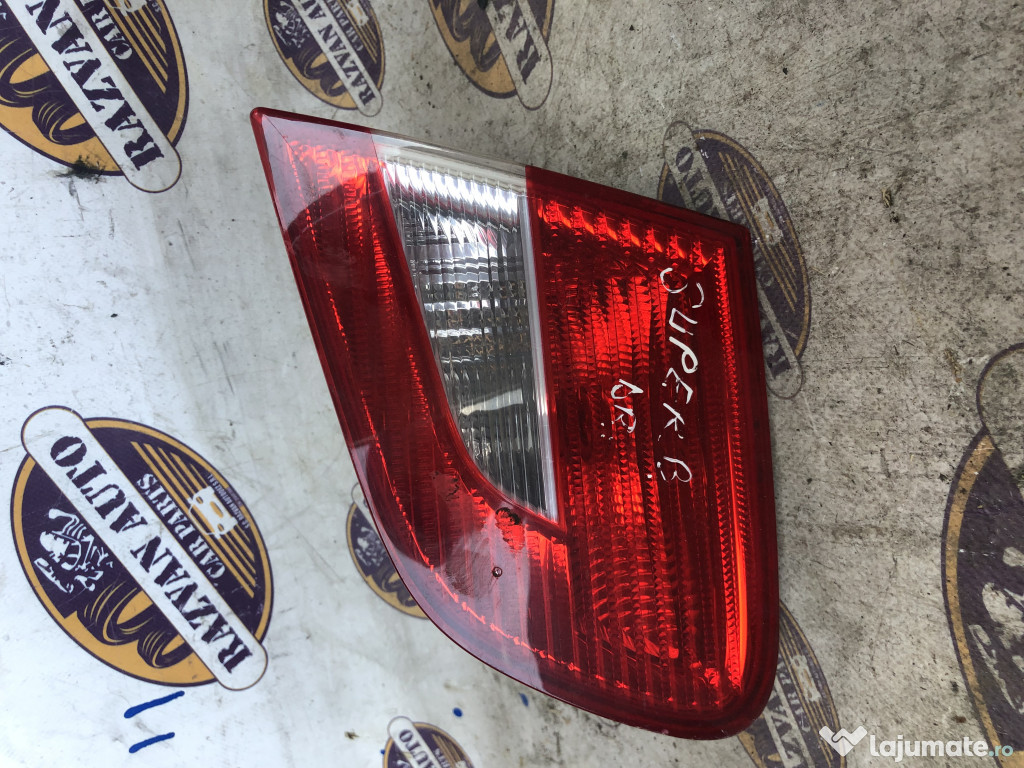 Stop dreapta hayon  Skoda Superb 2 2010