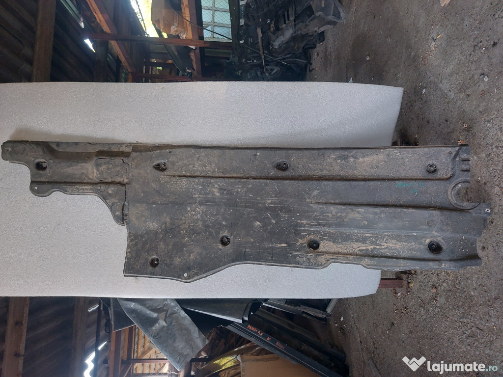 Scut lateral stanga Volkswagen Passat B8 2016