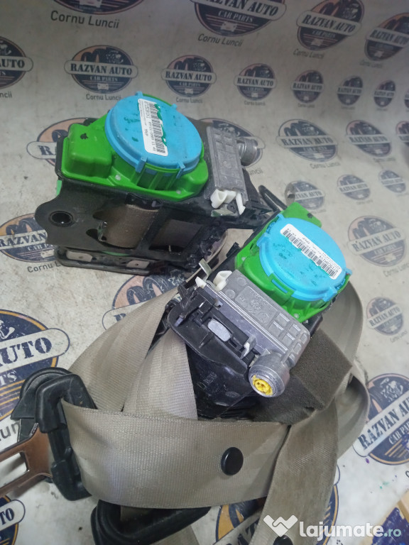 Set Centuri fata cu capsa Audi A4 B8 2009