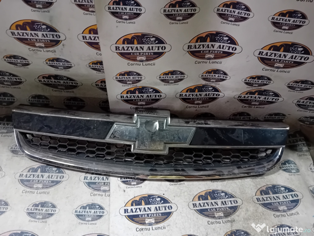 Grila bara fata Chevrolet Captiva 2011
