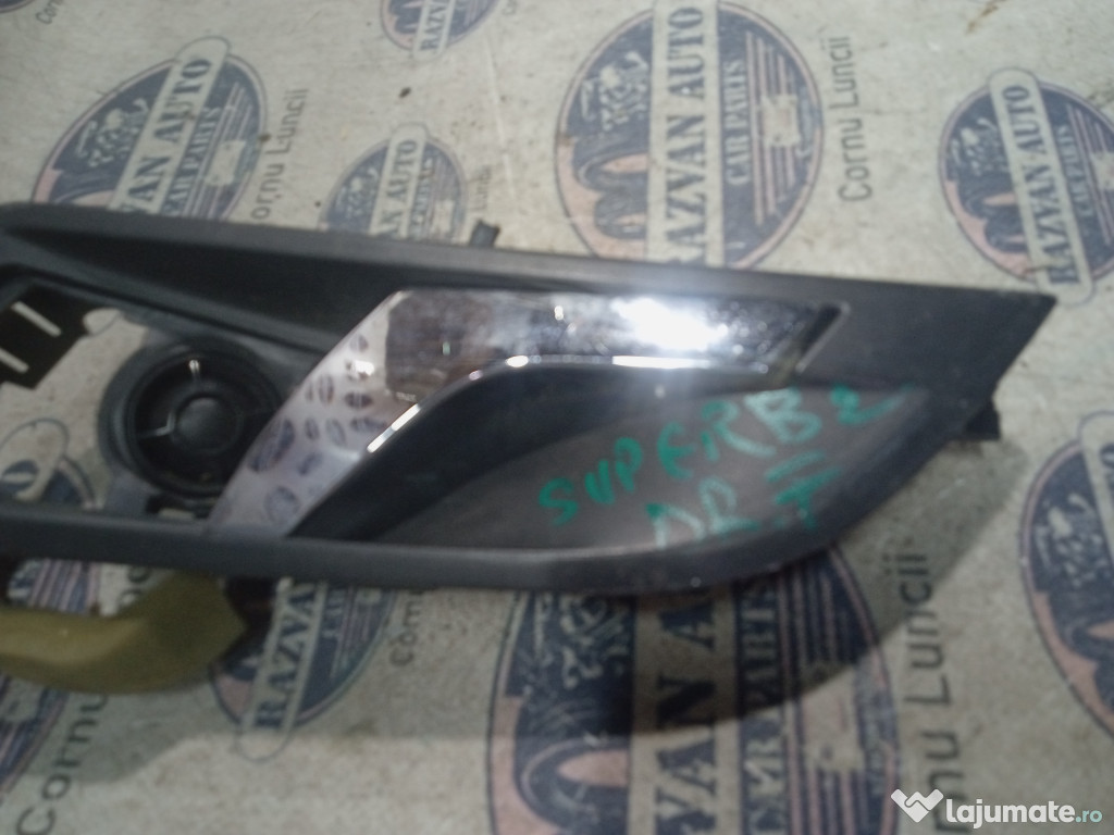 Maner interior dreapta fata Skoda Superb 2 2010
