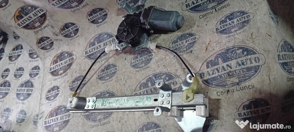 Macara geam dreapta fata Nissan Qashqai 2011
