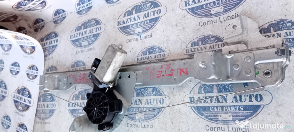 Macara geam stanga fata Dacia Duster 2013