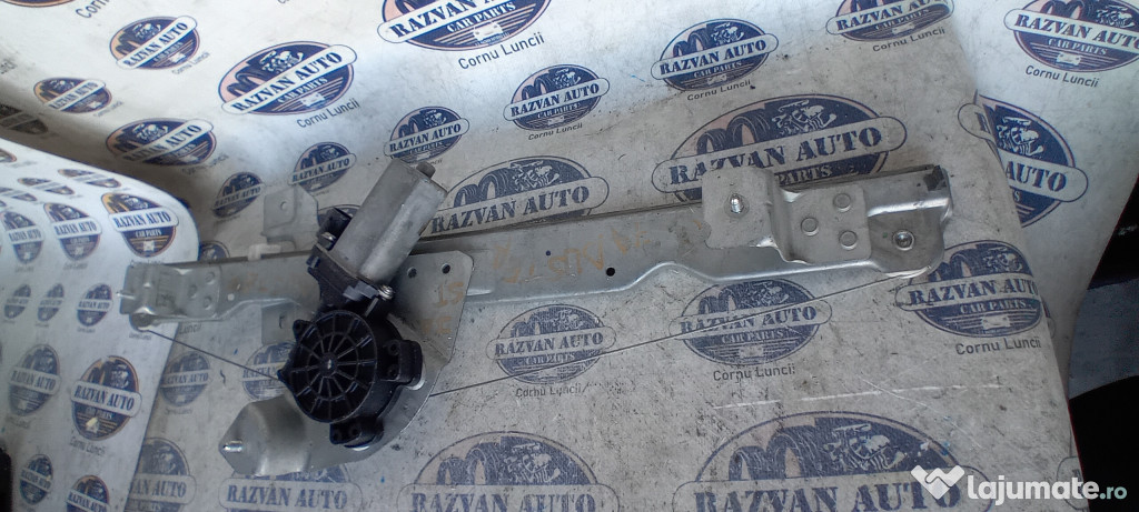 Macara geam stanga fata Dacia Duster 2013