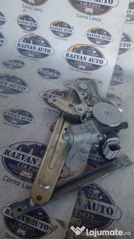 Macara geam stanga spate Nissan Juke 2011