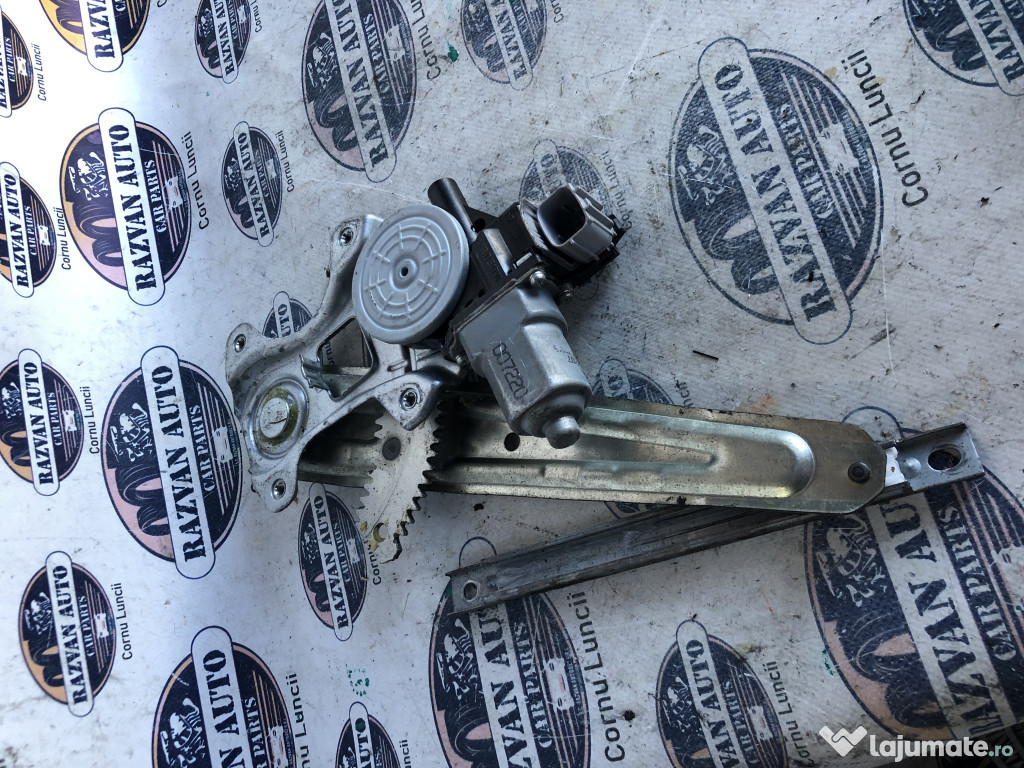 Macara geam stanga spate Nissan Juke 2011