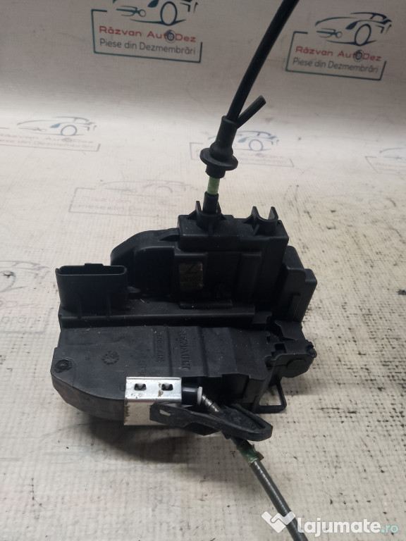 Broasca stanga spate Nissan Juke 2011