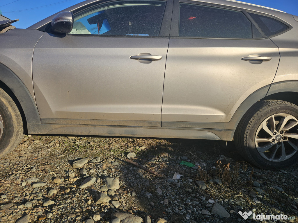 Prag stanga plastic Hyundai Tucson 2016