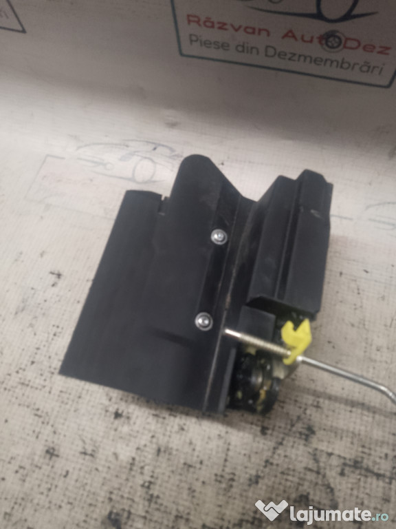 Broasca stanga spate Dacia Duster 2019