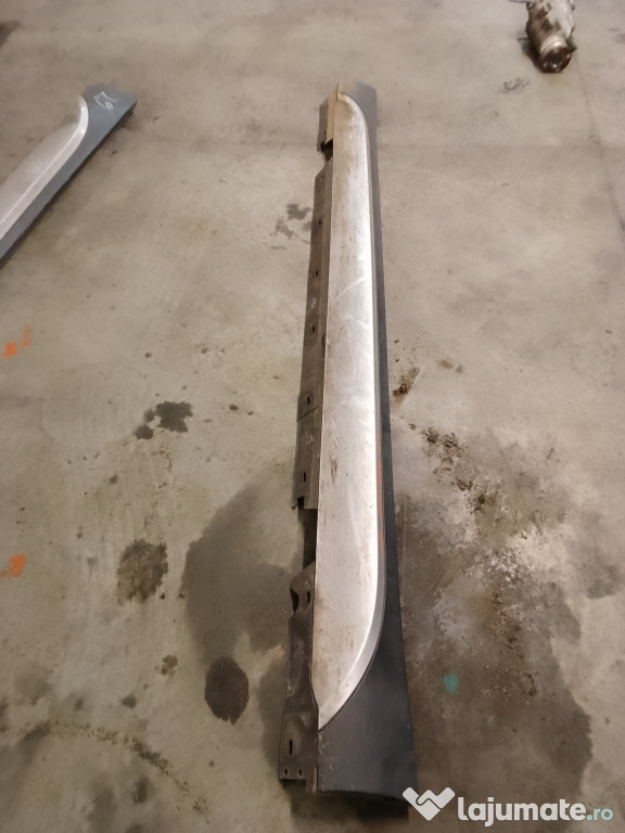 Prag stanga plastic BMW X1 2.0 Motorina 2010