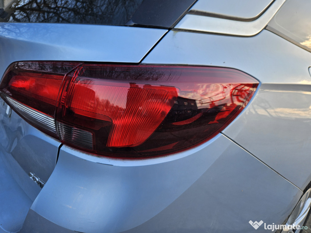 Stop dreapta aripa Opel Astra k Break - Motorina 2018