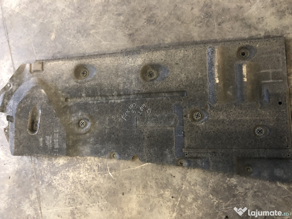 Scut lateral stanga Ford Focus 3 2014