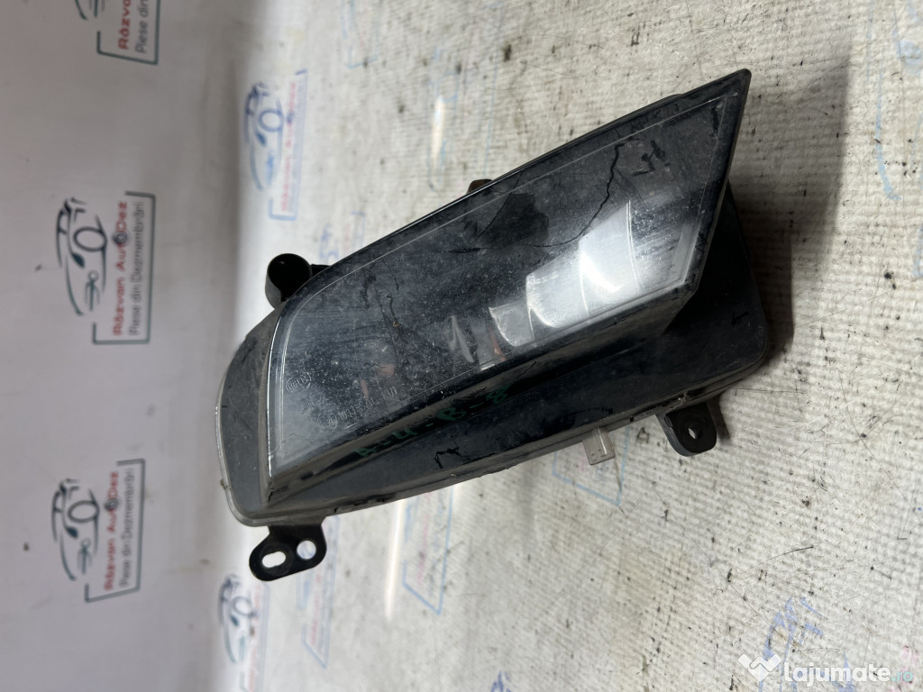 Proiector dreapta Audi A4 B8 2014