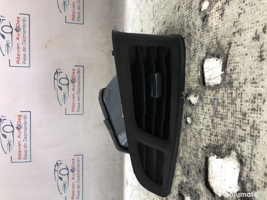 Grila ventilatie stanga Ford Focus 3 1.0 Benzina 2015