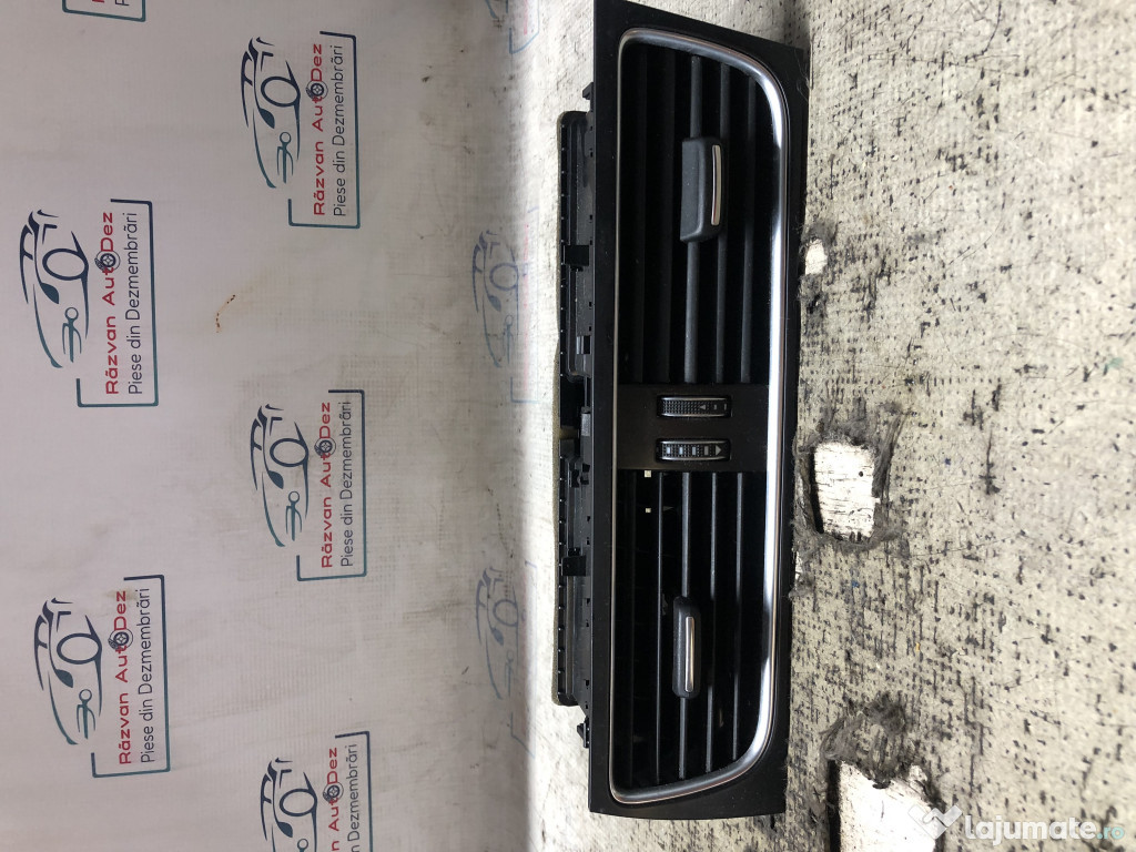 Grila ventilatie centrala Audi A4 B8 2.0 2014