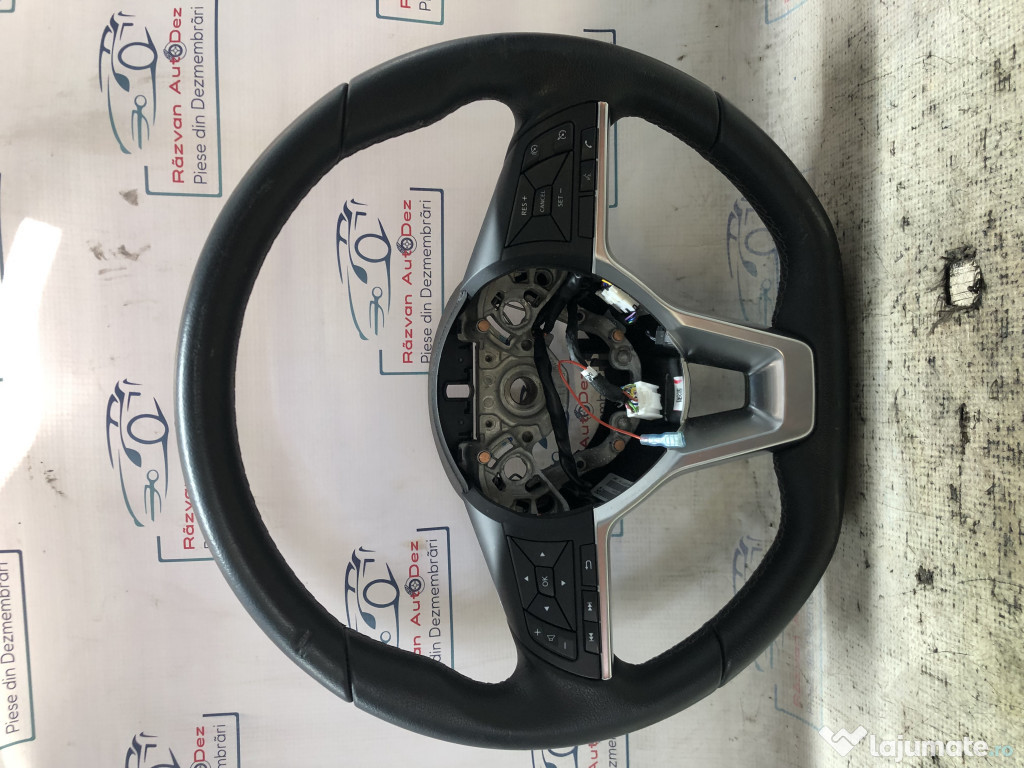 Volan cu comenzi Nissan Juke 2021