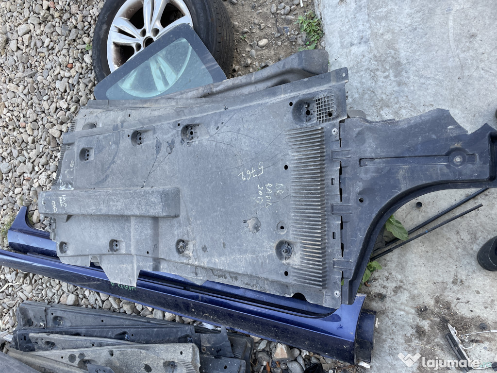 Scut lateral dreapta Skoda RAPID 2.0 Motorina 2013