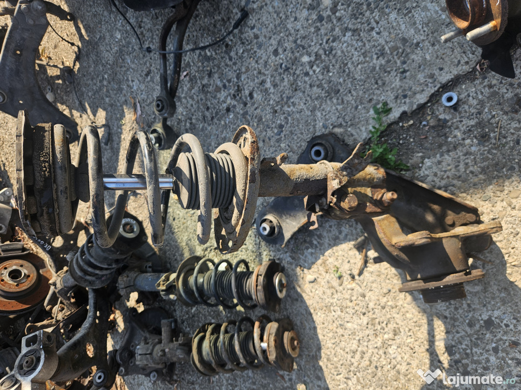 Fuzeta cu amortizor dreapta fata Renault Megane 3 2014