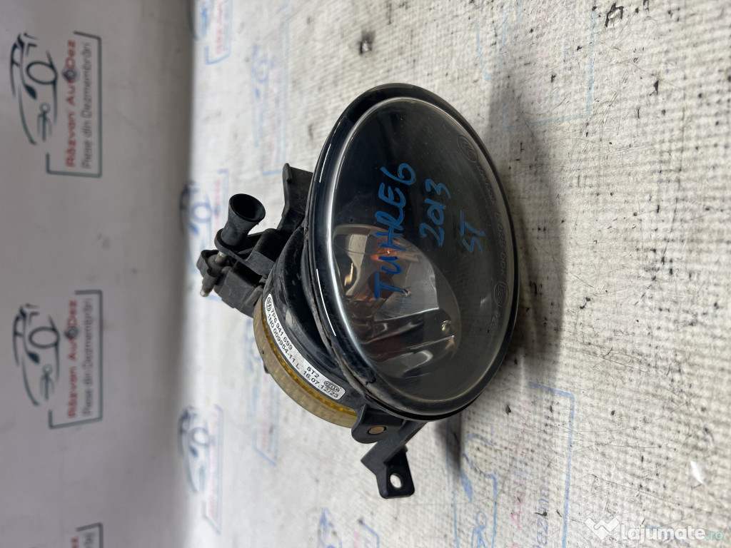 Proiector stanga Volkswagen Touareg 2012