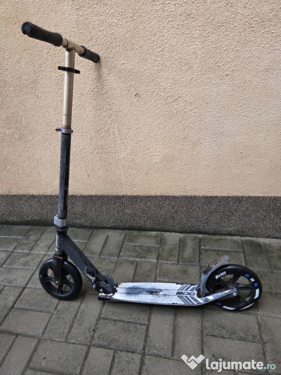 Trotineta folosita, roti 200mm, stare acceptabila