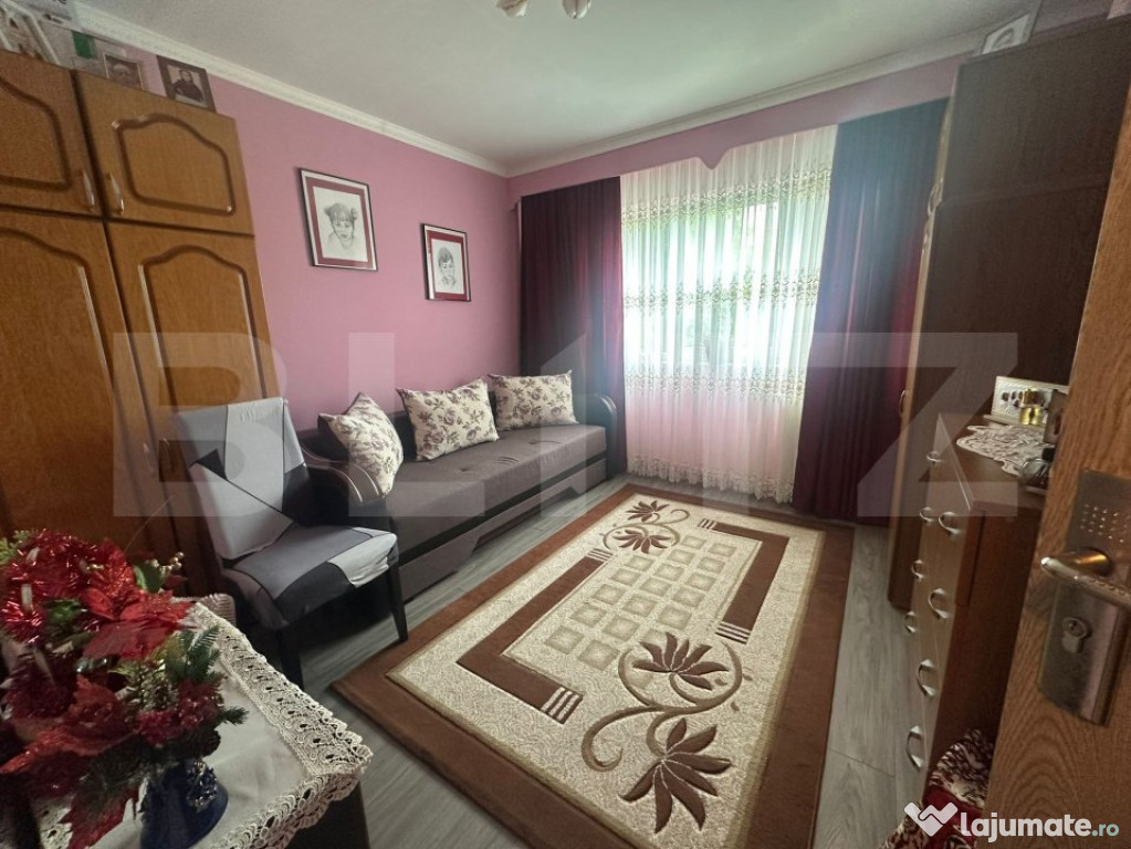 Apartament 2 camere decomandate, etaj 1, str Lunii, Zorilor