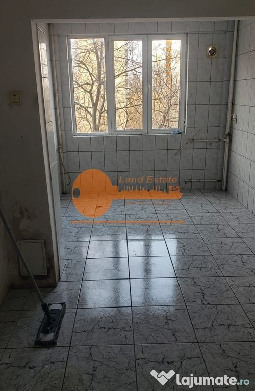 Apartament 3 camere Metrou Romancierilor