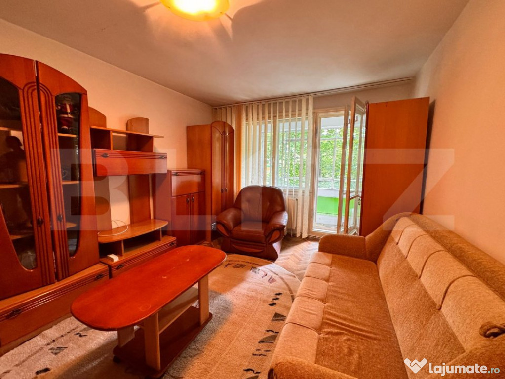 Apartament de 2 camere, decomandat, bloc fara risc, zona Tat