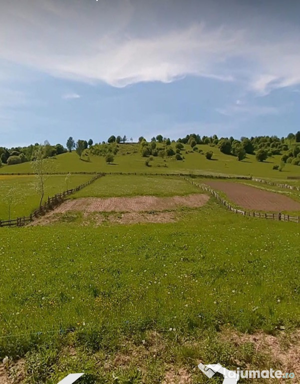 Teren intravilan de vânzare