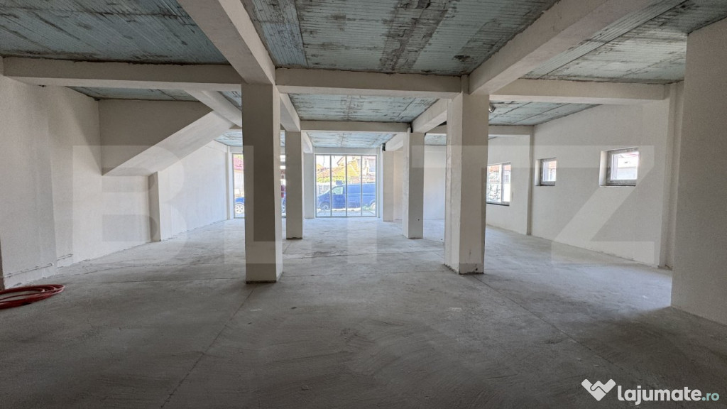 Spațiu comercial parter bloc nou, 136 mp open space, vitrin