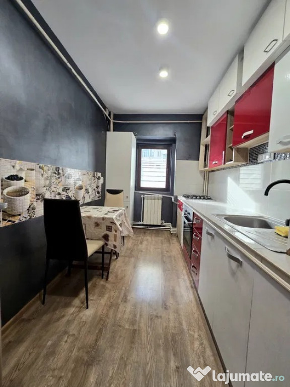 Apartament 3 camere decomandat, et. interm, bloc cu lift