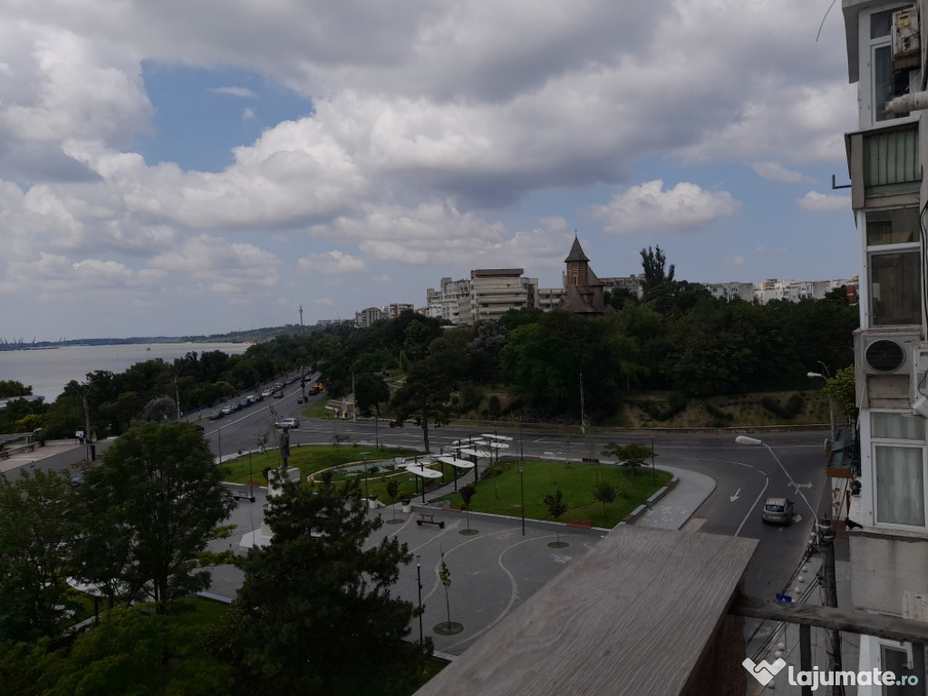 2 camere ultracentral,faleza Dunarii,panorama superba !