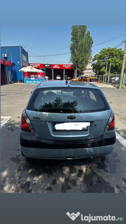 Kia Rio 1.4 16 V benzină