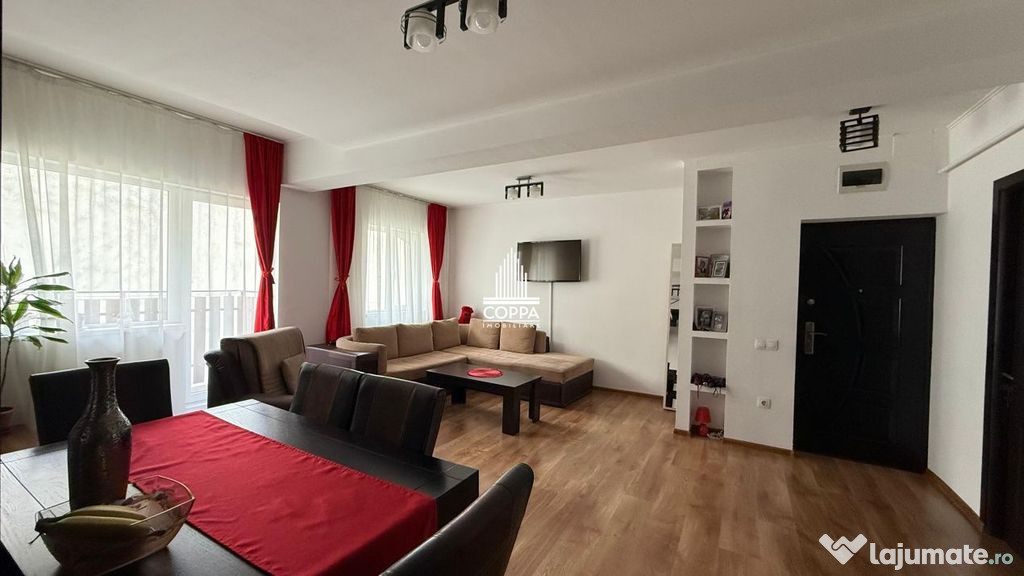 Apartament de vânzare 3 camere strada Rozelor