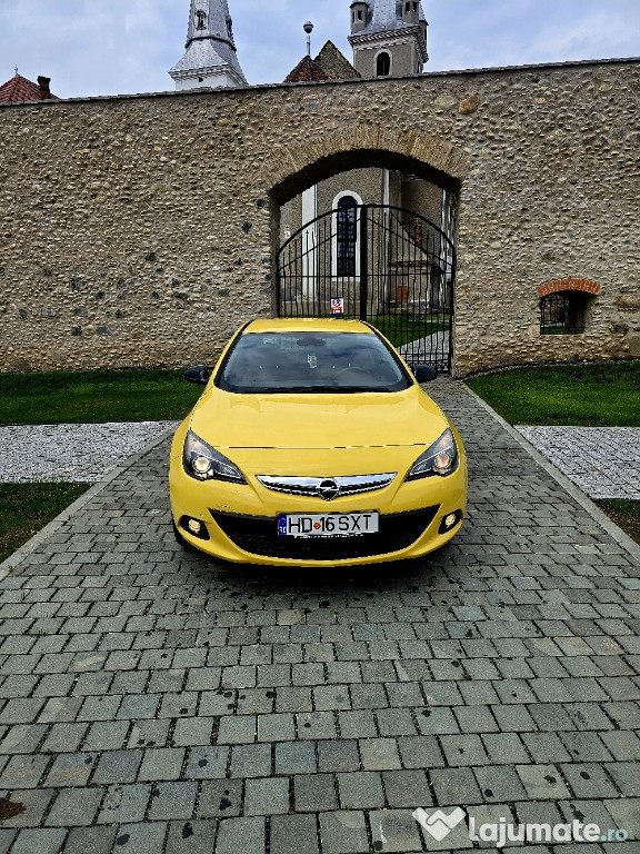 Opel Astra J GTC 1.6 180 cp benzină