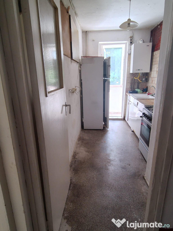 Apartament de 3 camere zona Astra