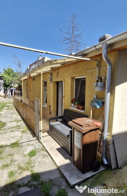 Casa in curte comuna Marasesti