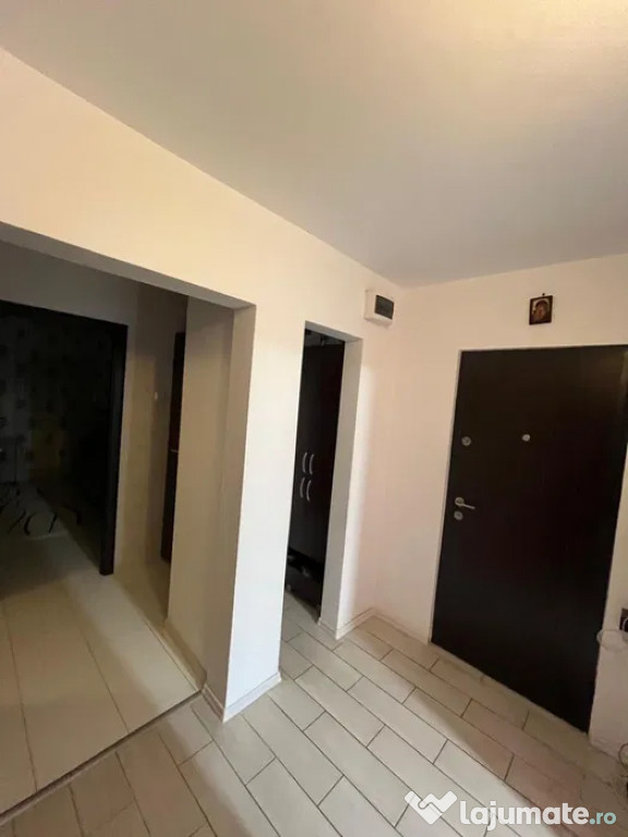 Apartament cu 3 Camere Decomandate Parter - Zona Burdujeni