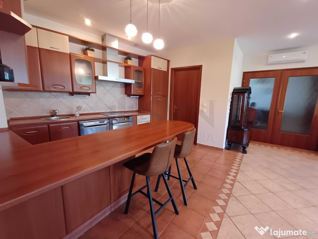 Apartament 4 camere de inchiriat Batisei