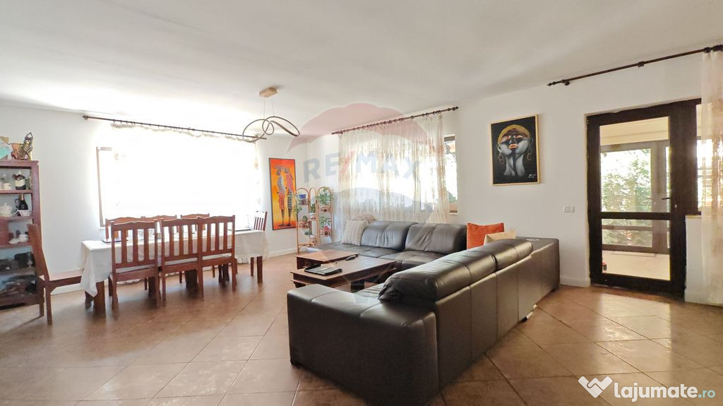 Vila tip duplex cu 5 camere de inchiriat in Pipera
