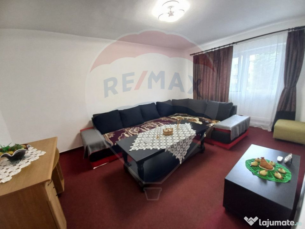 Apartament cu 2 camere de închiriat în zona Hotvon