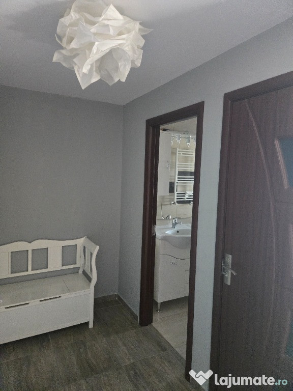 Apartament cu 3 camere in Valea Adâncă, proprietar