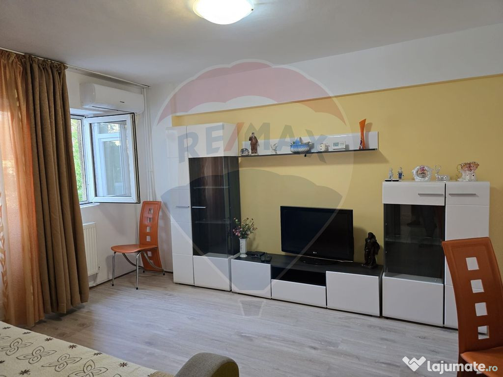 Apartament cu 3 camere de închiriat în zona Ultracentral